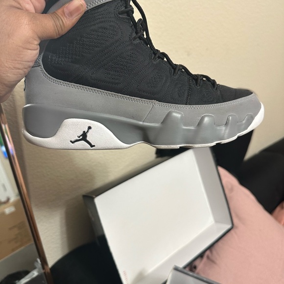 Shoes - Picture 6 of 9